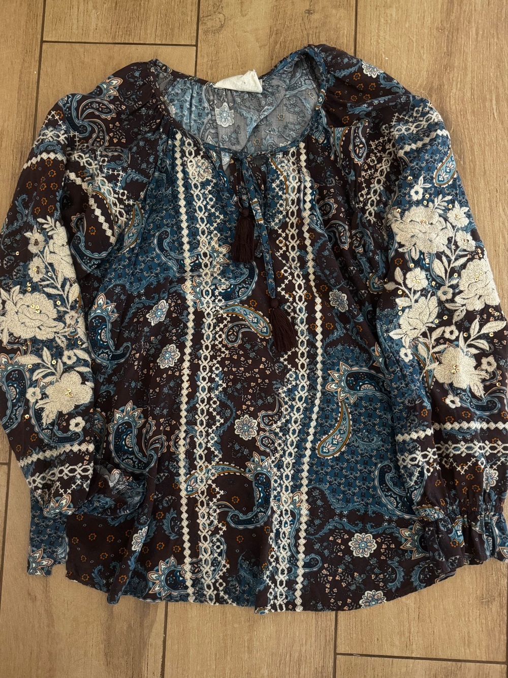 Savanna Jane Boho Blue and Cream Paisley Embroidered Peasant Top size M